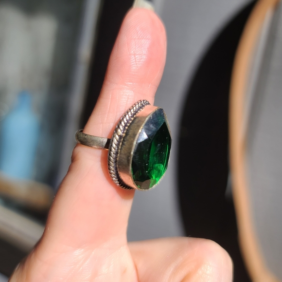 Tourmaline large green pear cut sterling ring sz6 - Picture 3 of 7